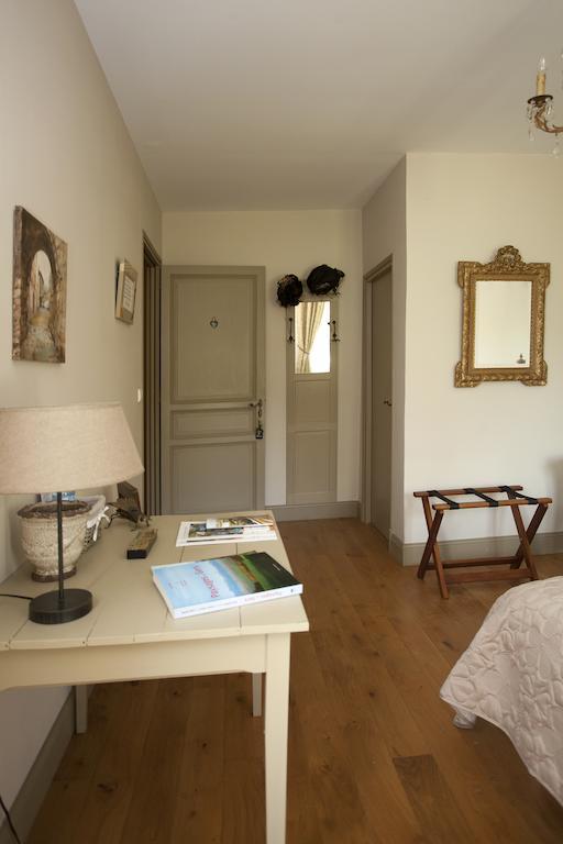 Maison D'Hotes De Charme Les Bruhasses 콩돔 외부 사진