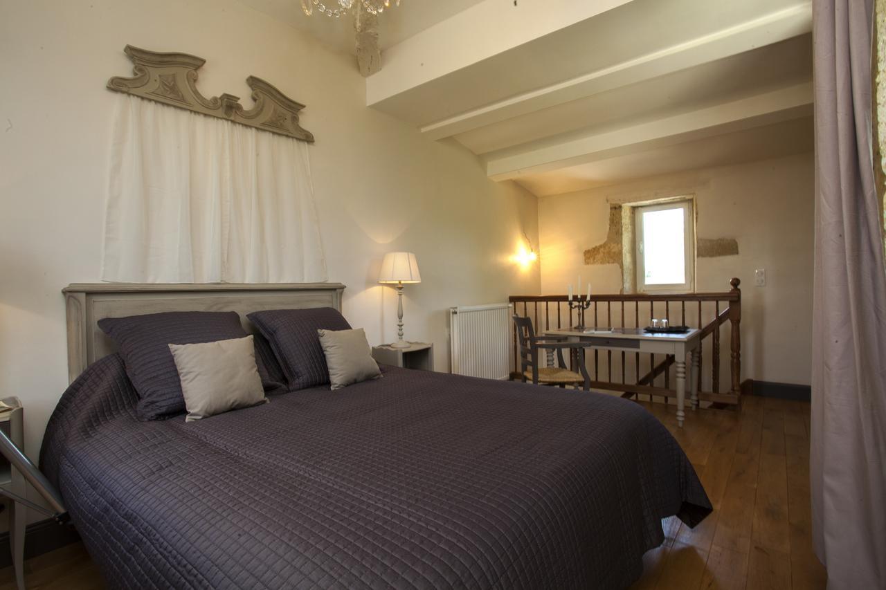 Maison D'Hotes De Charme Les Bruhasses 콩돔 객실 사진